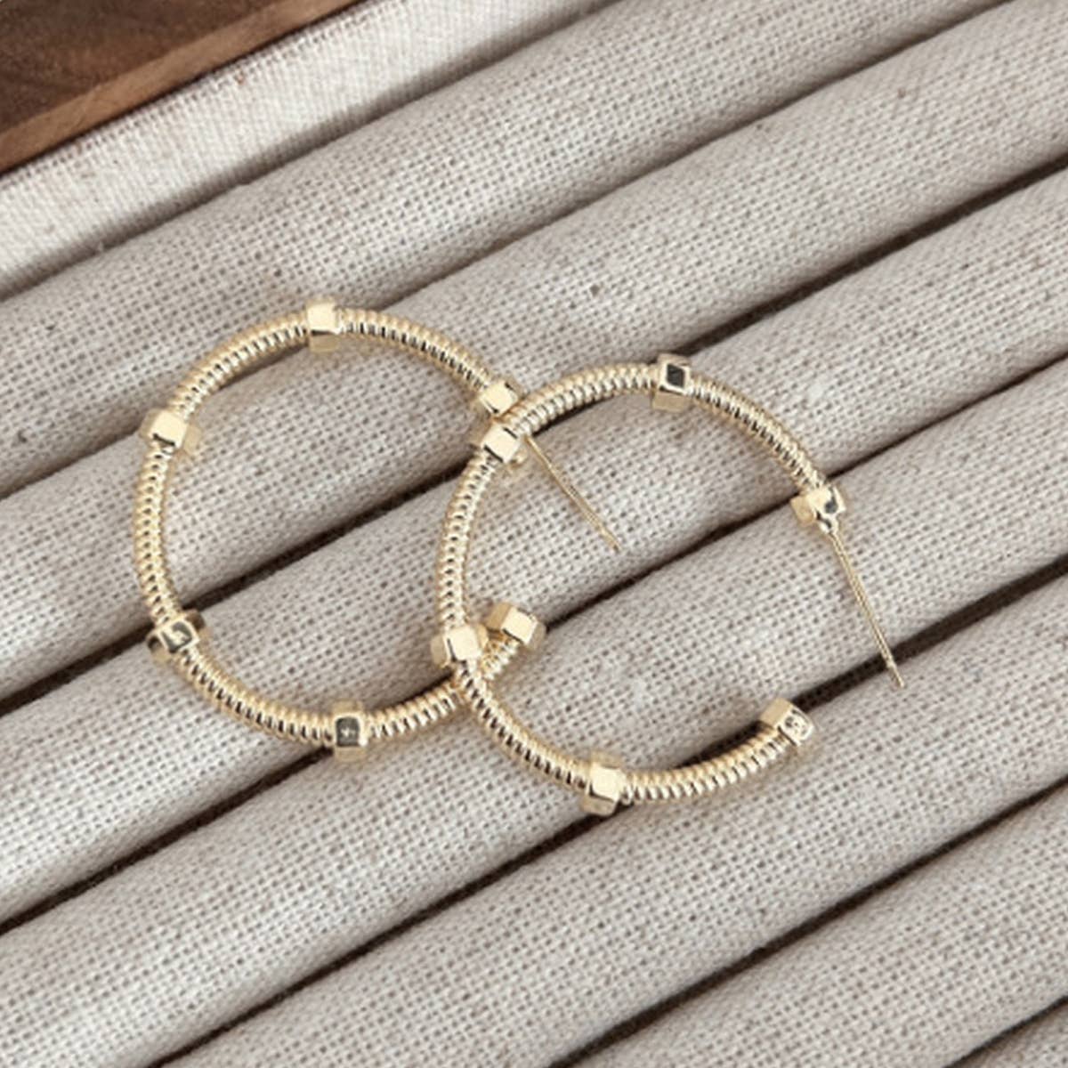 Personalized Screw CAP Curved Earrings