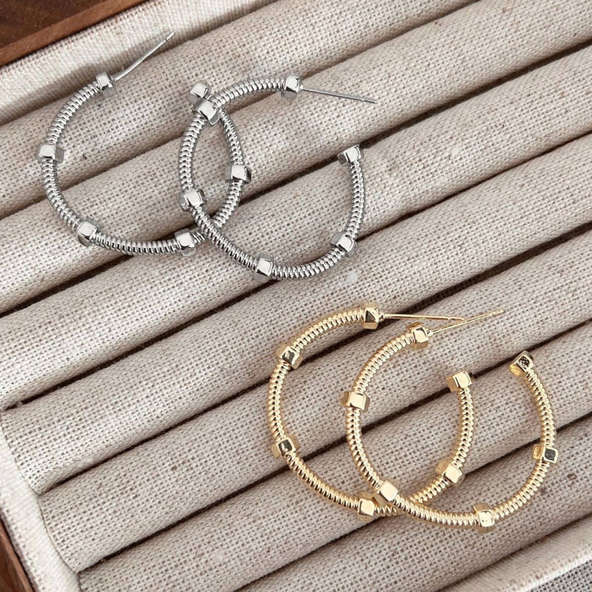 Personalized Screw CAP Curved Earrings