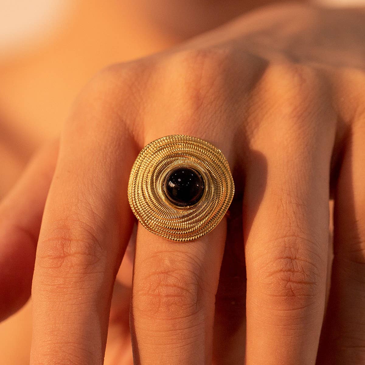 Retro Light Luxury Trendy DevilS Eye COil Ring